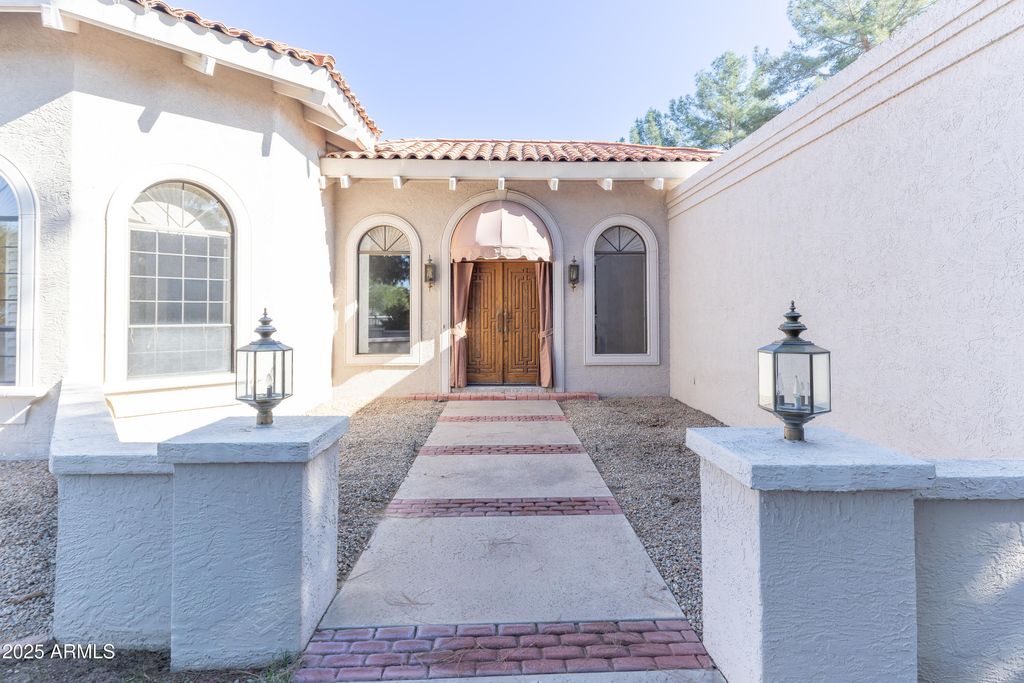 8815 N INVERGORDON Road, Paradise Valley, AZ 85253