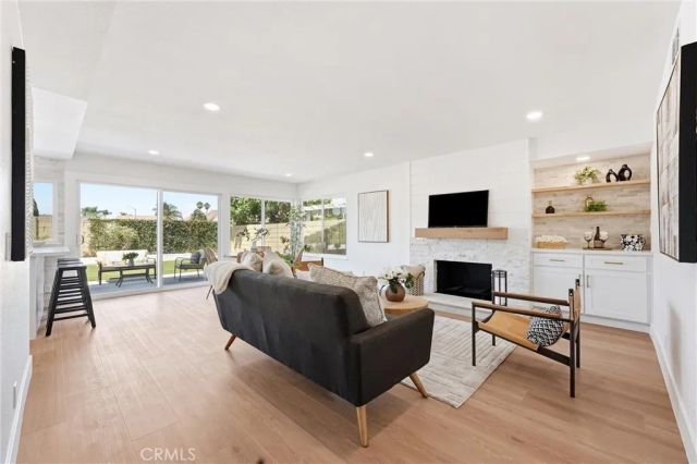 5781 Park West, La Palma, CA 90623