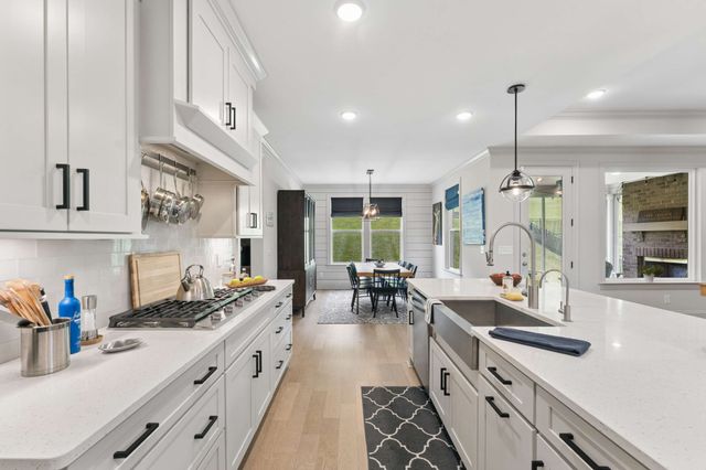 7025 Vineyard Valley Dr, College Grove, TN 37046
