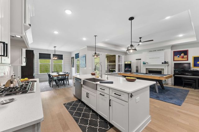 7025 Vineyard Valley Dr, College Grove, TN 37046