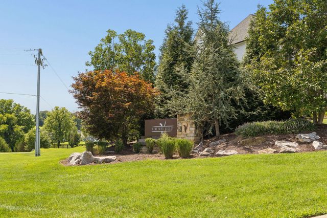 7025 Vineyard Valley Dr, College Grove, TN 37046