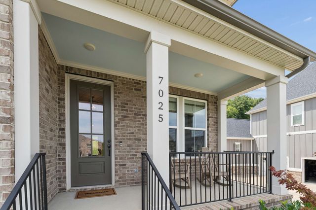 7025 Vineyard Valley Dr, College Grove, TN 37046