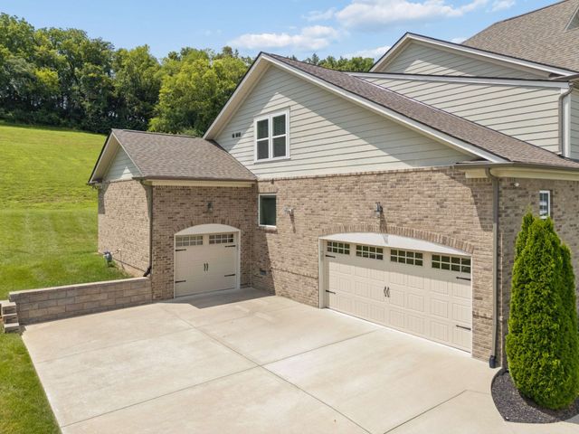 7025 Vineyard Valley Dr, College Grove, TN 37046