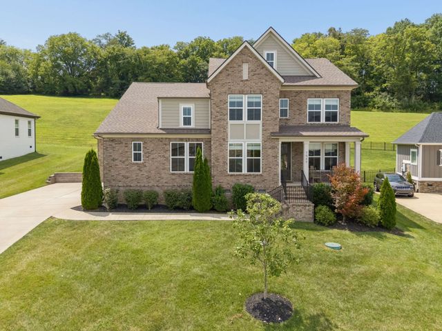 7025 Vineyard Valley Dr, College Grove, TN 37046