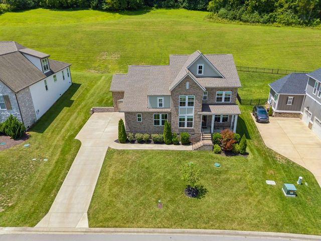 7025 Vineyard Valley Dr, College Grove, TN 37046