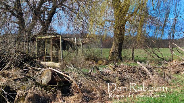 1185 11 Mile Road, Remus, MI 49340