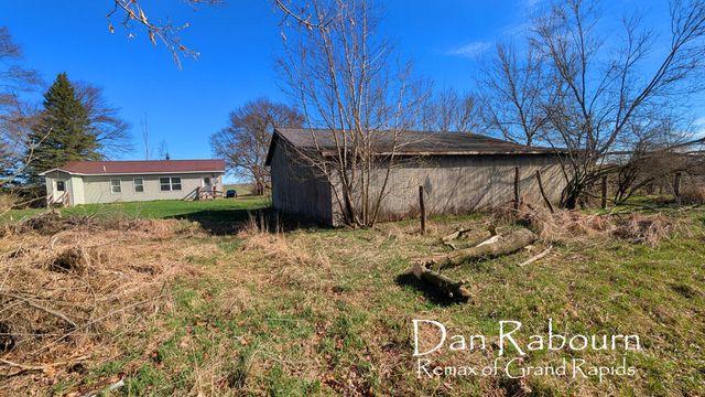 1185 11 Mile Road, Remus, MI 49340