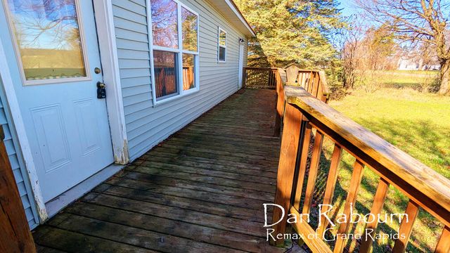 1185 11 Mile Road, Remus, MI 49340