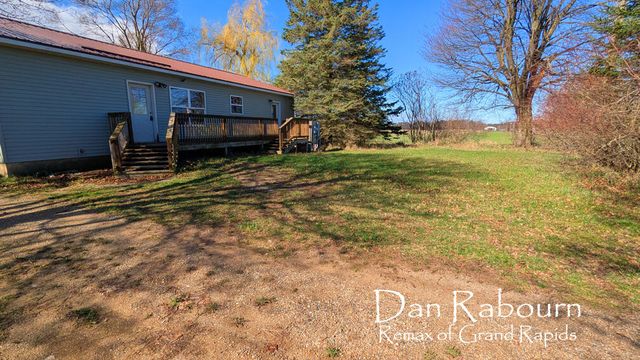 1185 11 Mile Road, Remus, MI 49340