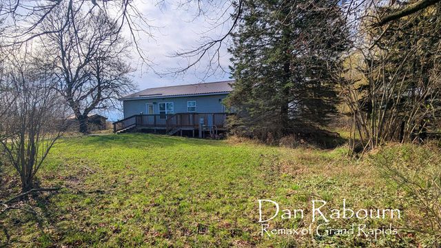 1185 11 Mile Road, Remus, MI 49340