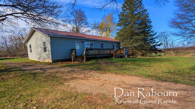 1185 11 Mile Road, Remus, MI 49340