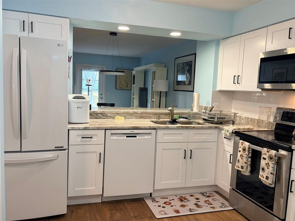 Image 11 of property listing at 16302 RAMBLING VINE DRIVE W, Tampa, FL 33624