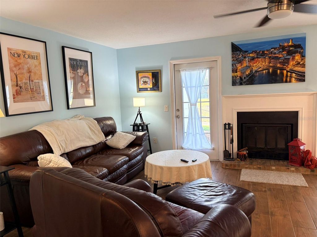 Image 16 of property listing at 16302 RAMBLING VINE DRIVE W, Tampa, FL 33624
