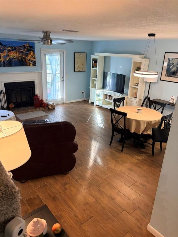 Image 21 of property listing at 16302 RAMBLING VINE DRIVE W, Tampa, FL 33624