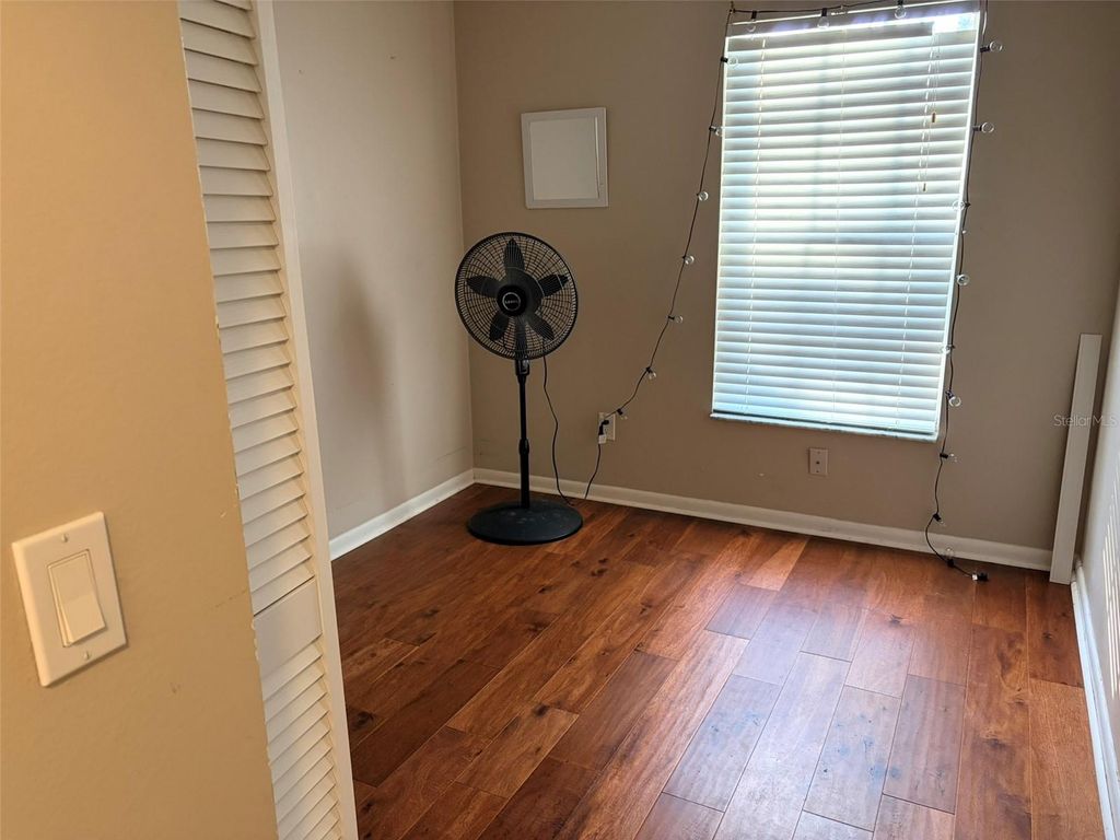 Image 23 of property listing at 16302 RAMBLING VINE DRIVE W, Tampa, FL 33624