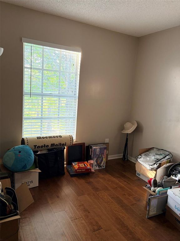 Image 24 of property listing at 16302 RAMBLING VINE DRIVE W, Tampa, FL 33624