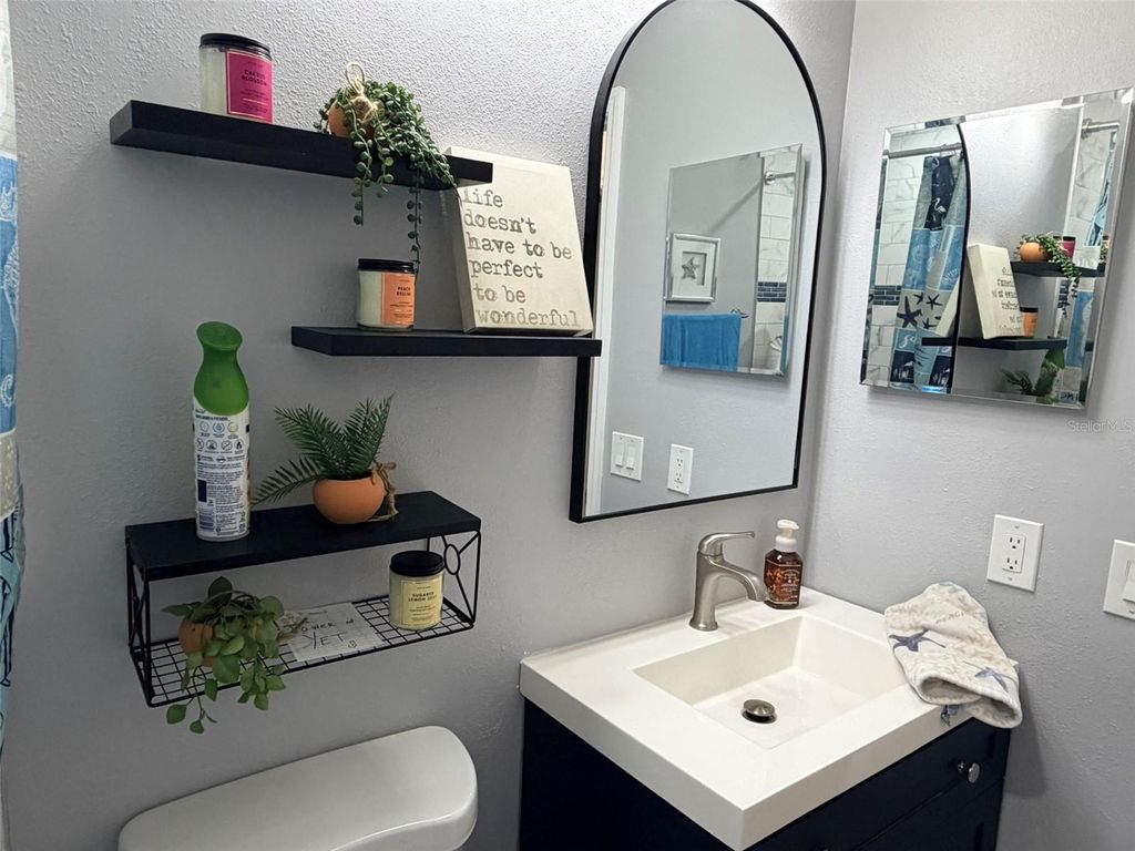 Image 27 of property listing at 16302 RAMBLING VINE DRIVE W, Tampa, FL 33624