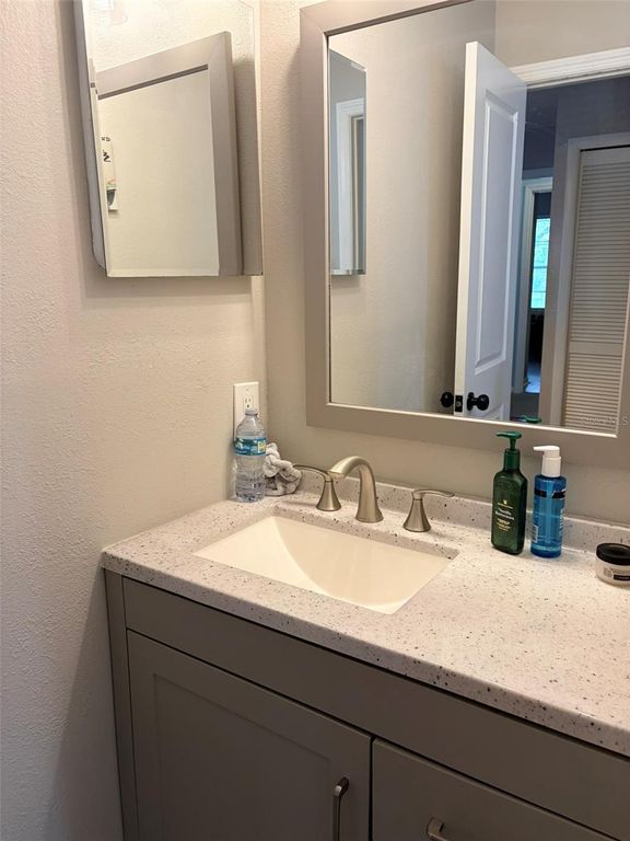 Image 35 of property listing at 16302 RAMBLING VINE DRIVE W, Tampa, FL 33624