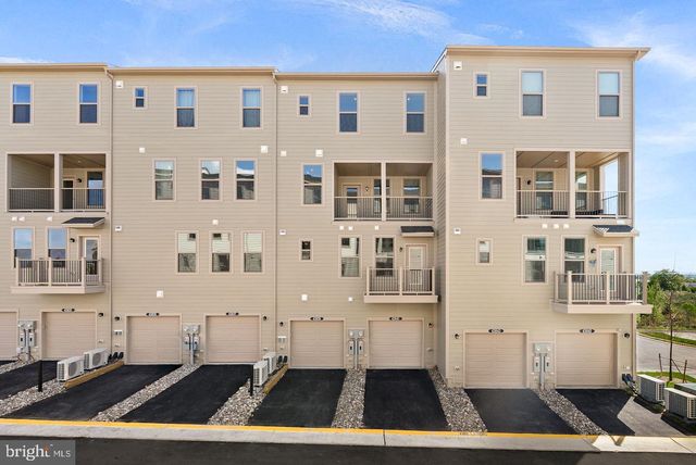 43841 VENETIAN SQ, Ashburn, VA 20147