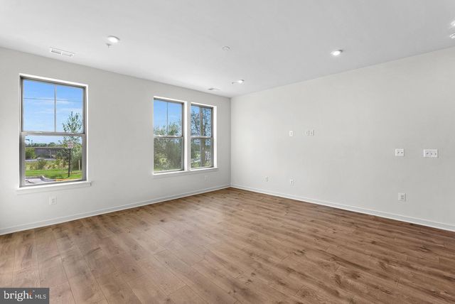 43841 VENETIAN SQ, Ashburn, VA 20147