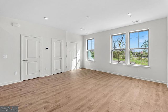 43841 VENETIAN SQ, Ashburn, VA 20147