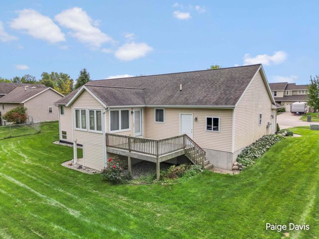 4596 Cider Wood Drive NW, Grand Rapids, MI 49534
