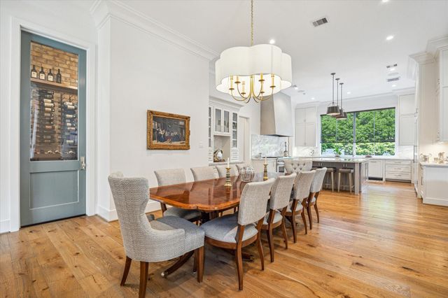 2116 Looscan Lane, Houston, TX 77019