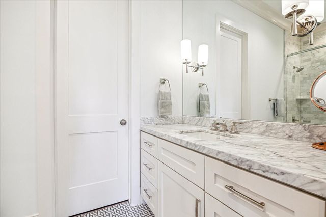 2116 Looscan Lane, Houston, TX 77019