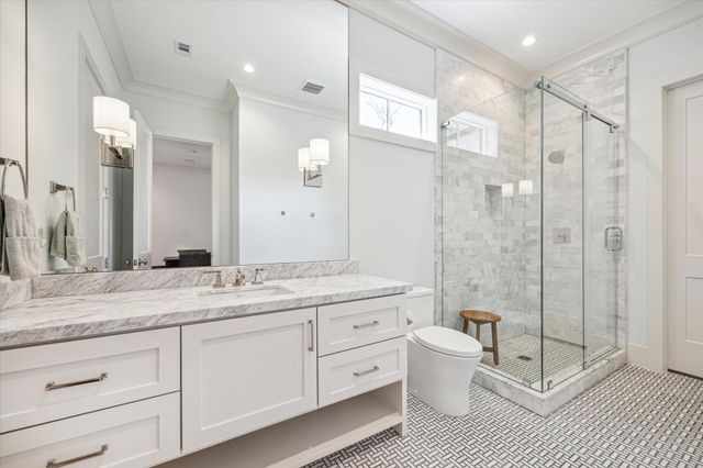 2116 Looscan Lane, Houston, TX 77019