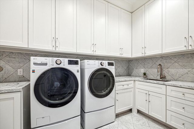 2116 Looscan Lane, Houston, TX 77019