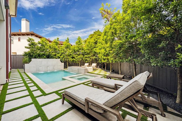 2116 Looscan Lane, Houston, TX 77019