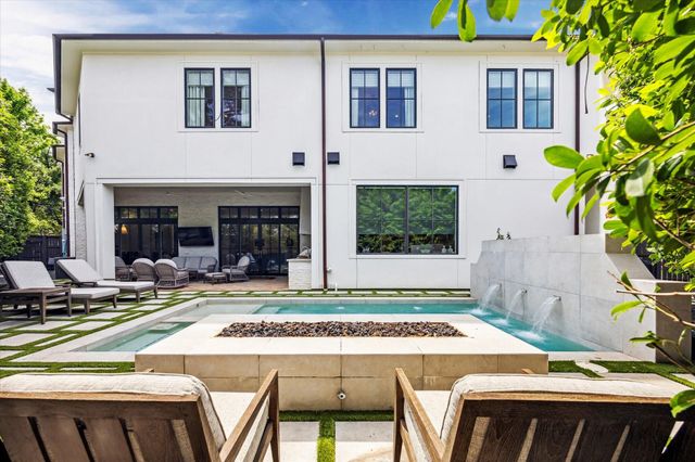 2116 Looscan Lane, Houston, TX 77019