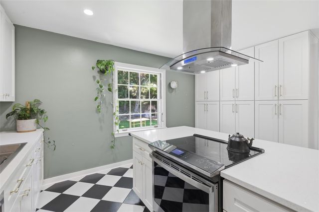 2830 Fernwald Rd, Squirrel Hill, PA 15217