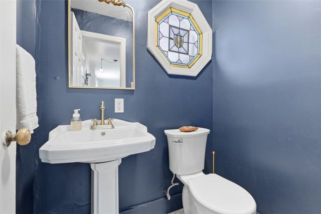 2830 Fernwald Rd, Squirrel Hill, PA 15217