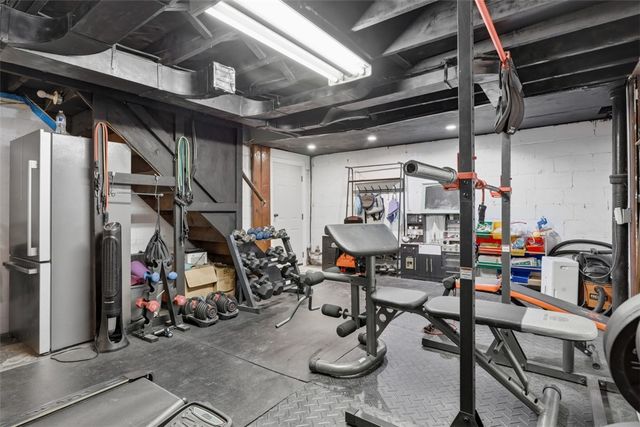 2830 Fernwald Rd, Squirrel Hill, PA 15217