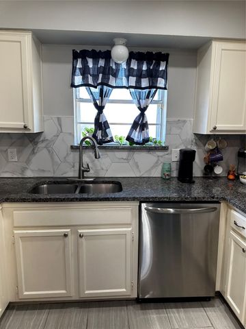 1 E Mountain Lane 33, Grand Prairie, TX 75052