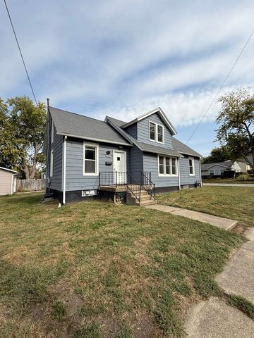 1401 W Elm Street, Bloomington, IL 61701