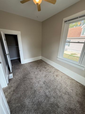 1401 W Elm Street, Bloomington, IL 61701