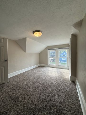 1401 W Elm Street, Bloomington, IL 61701