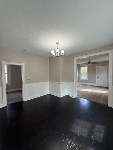 1401 W Elm Street, Bloomington, IL 61701