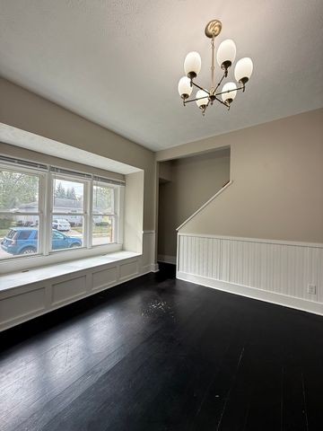 1401 W Elm Street, Bloomington, IL 61701