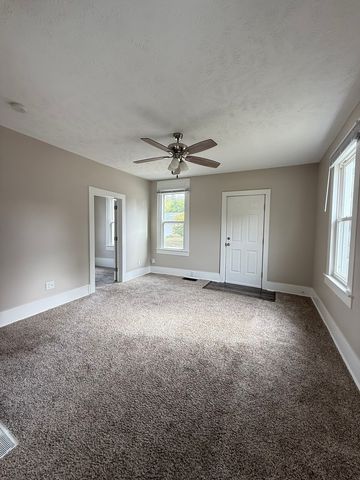 1401 W Elm Street, Bloomington, IL 61701