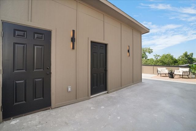 1827 Pollard Street, Dallas, TX 75208
