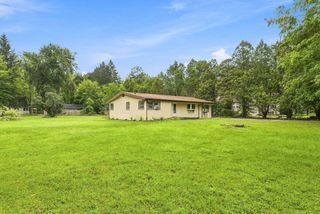 8887 Elm Valley Road, Union Pier, MI 49129