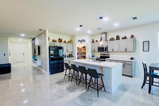 2149 SW Susset Lane, Port St. Lucie, FL 34953