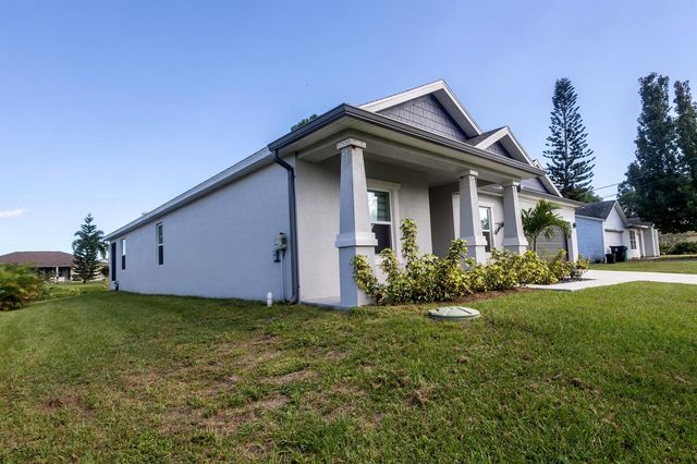 2149 SW Susset Lane, Port St. Lucie, FL 34953