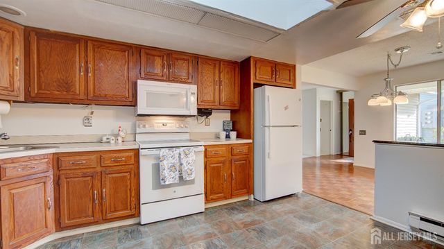 370-B Duranta Plaza, Monroe, NJ 08831