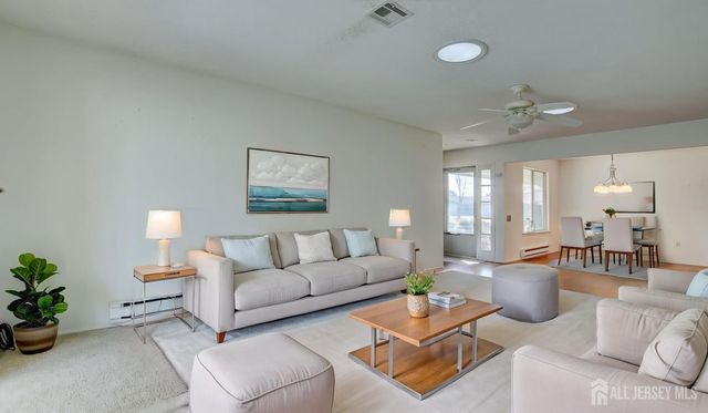 370-B Duranta Plaza, Monroe, NJ 08831