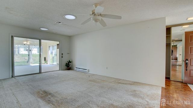 370-B Duranta Plaza, Monroe, NJ 08831