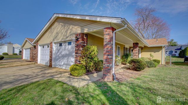 370-B Duranta Plaza, Monroe, NJ 08831